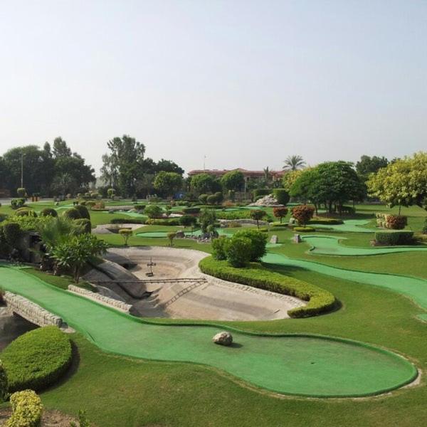 רוואלפינדי Northern Suites Bahria Town מראה חיצוני תמונה