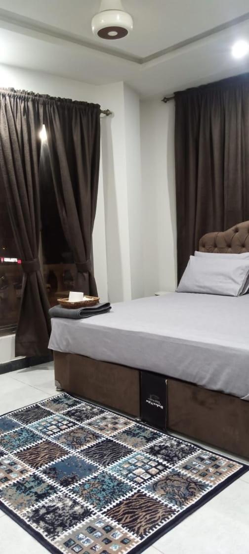 רוואלפינדי Northern Suites Bahria Town מראה חיצוני תמונה