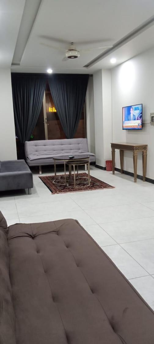 רוואלפינדי Northern Suites Bahria Town מראה חיצוני תמונה