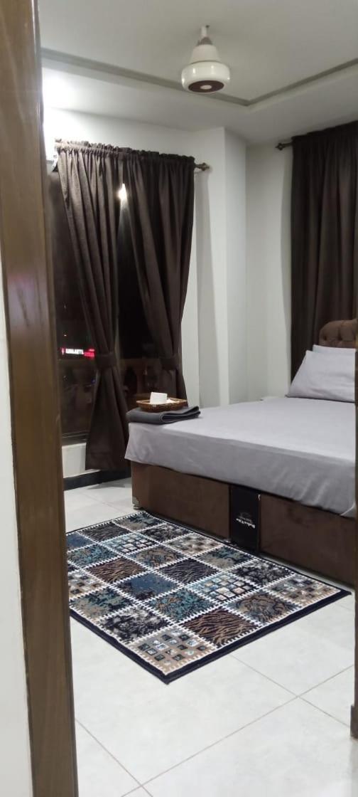 רוואלפינדי Northern Suites Bahria Town מראה חיצוני תמונה