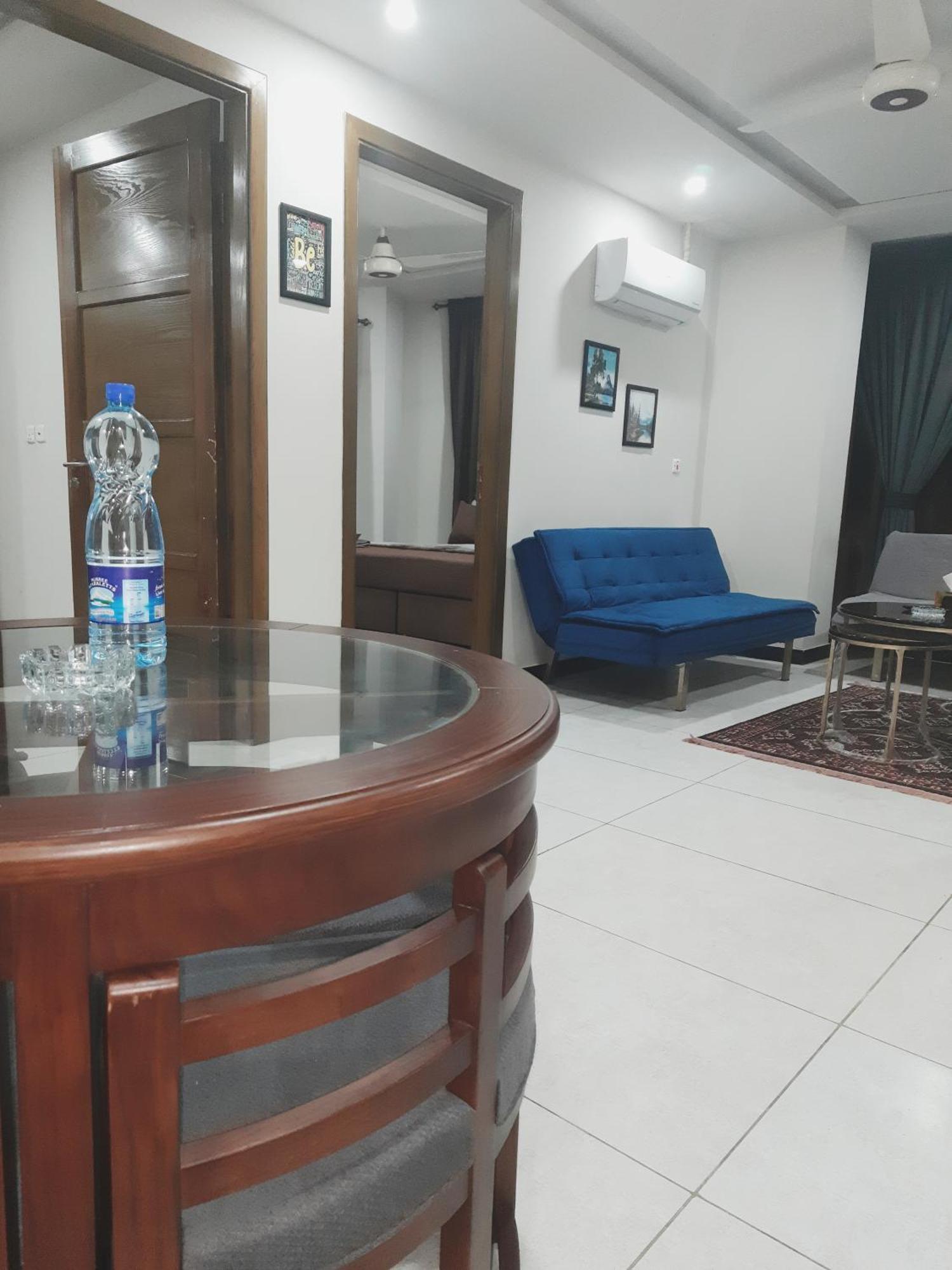 רוואלפינדי Northern Suites Bahria Town חדר תמונה